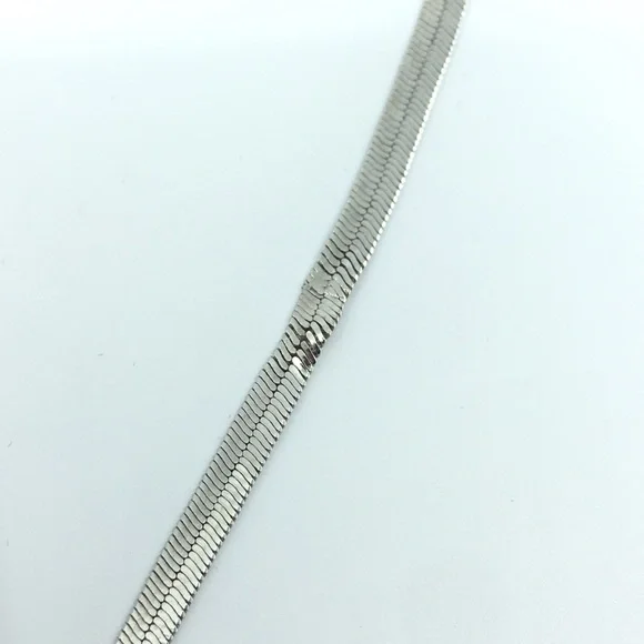 Chico's Signed Eyeglass Holder Long Necklace Silver Chain - Picture 9 of 13